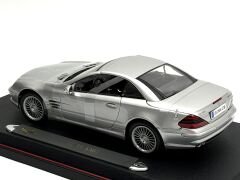 1:18 Mercedes-Benz SL 55 AMG Silver 2002 - Maisto