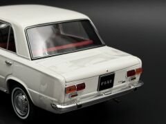 1:18 FIAT 124 White 1970 - IXO