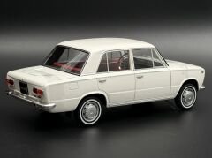 1:18 FIAT 124 White 1970 - IXO