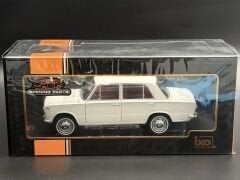 1:18 FIAT 124 White 1970 - IXO