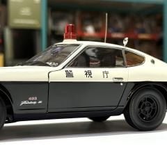 1:18 Nissan Fairlady Z432 Tokyo Metropolitan Police Dp - Kyosho