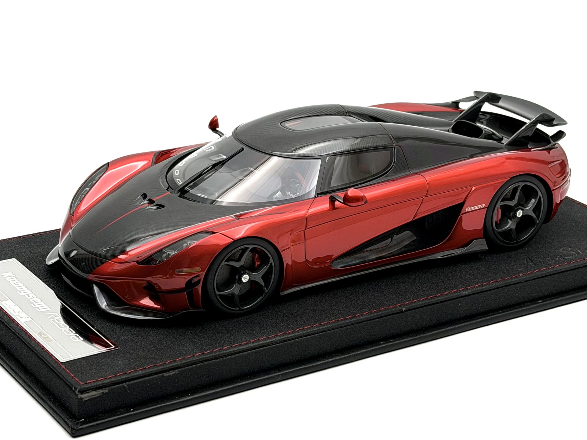 1:18 Koenigsegg Regera Avan Style Red/Carbon - Fronti Art