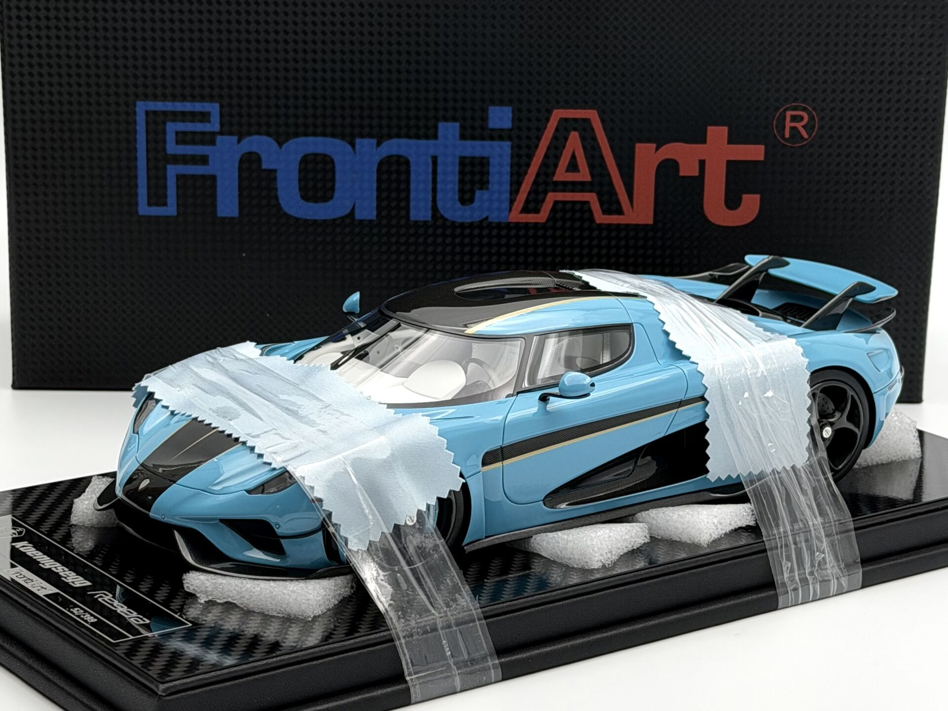 1:18 Koenigsegg Regera Pearl Blue High End Resin - FrontiArt