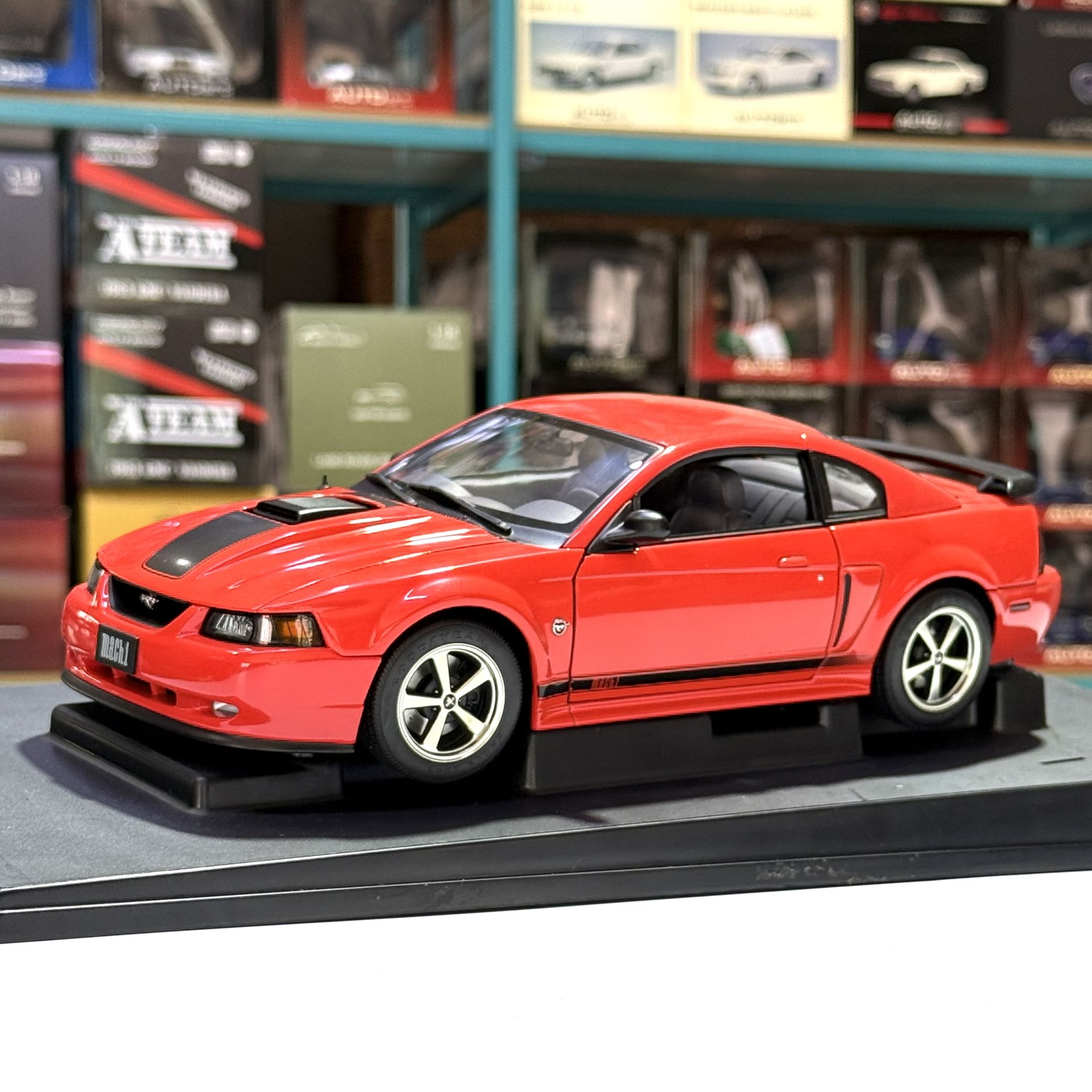 1:18 Ford Mustang Mach 1 2004 Competition Orange - Autoart