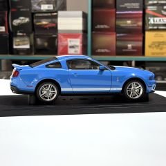 1:18 Ford Shelby Mustang GT500 Blue Met 2010 72916 - Autoart