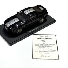 1:18 Ford Mustang GT 2005 Production Version Black Silver Stripes - Autoart