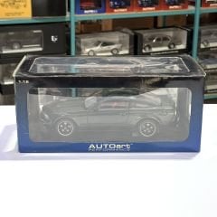 1:18 Ford Bullitt Mustang GT 2008 Highland Green Met - Autoart