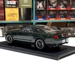 1:18 Ford Bullitt Mustang GT 2008 Highland Green Met - Autoart