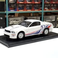 1:18 Ford Mustang Cobra Jet FR500CJ 2009 White 72921 - Autoart