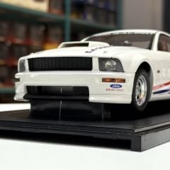 1:18 Ford Mustang Cobra Jet FR500CJ 2009 White 72921 - Autoart