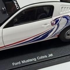 1:18 Ford Mustang Cobra Jet FR500CJ 2009 White 72921 - Autoart