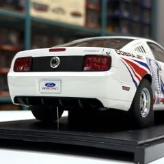 1:18 Ford Mustang Cobra Jet FR500CJ 2009 White 72921 - Autoart