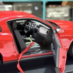 1:18 Ford Mustang GT Torch Red 2010 72913 - Autoart