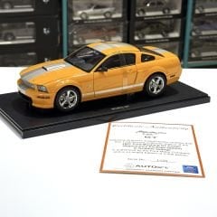 1:18 Ford Shelby Mustang GT 2007 Orange Met 73117 - Autoart