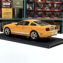 1:18 Ford Shelby Mustang GT 2007 Orange Met 73117 - Autoart