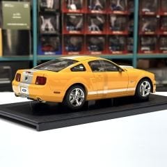 1:18 Ford Shelby Mustang GT 2007 Orange Met 73117 - Autoart