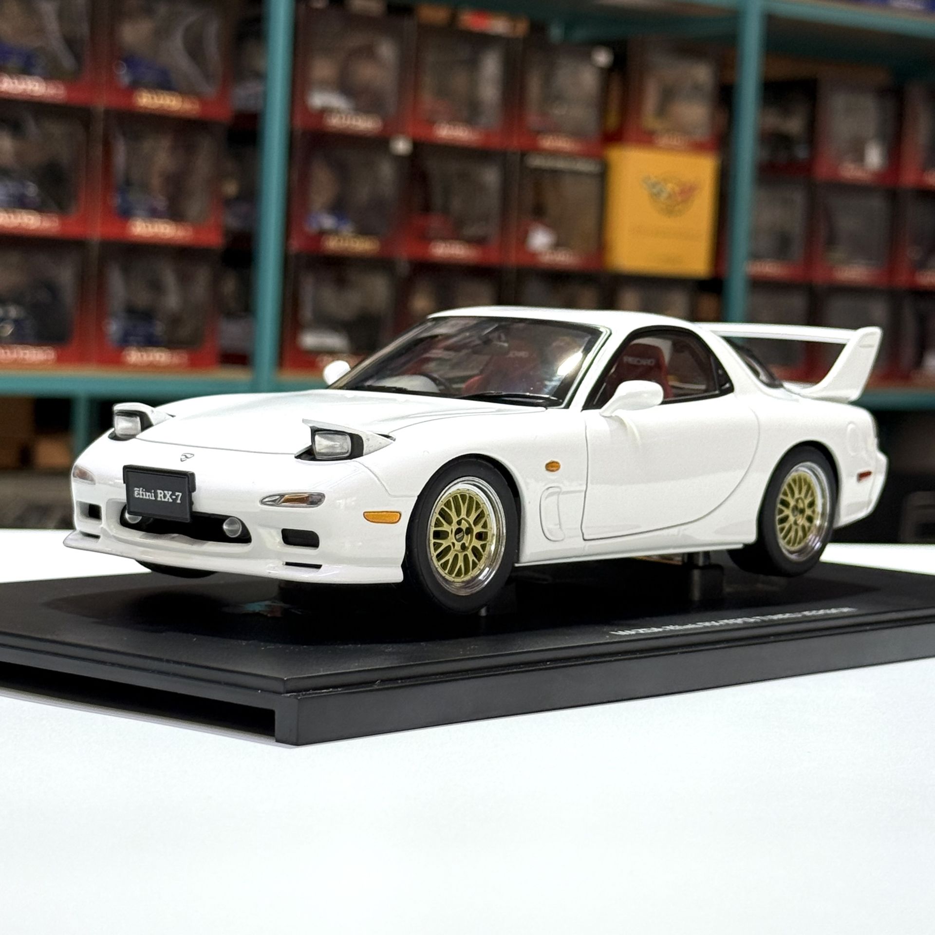 1:18 Mazda RX-7 (FD) Tuned Version Efini Pure White - Autoart