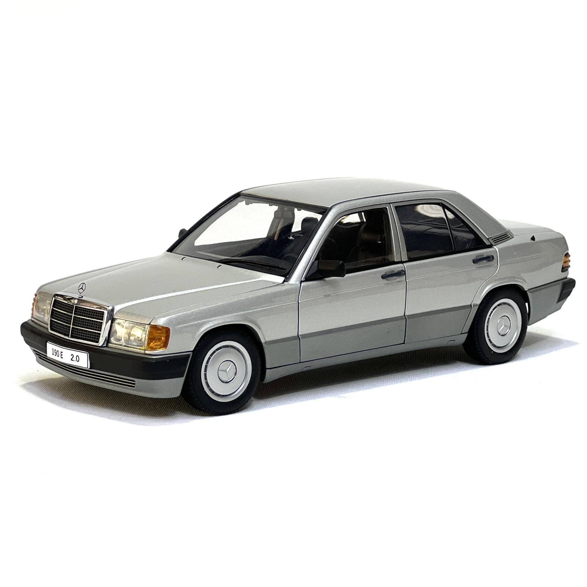 1:18 Mercedes-Benz 190E 2.3-16 1990 Brillant Silver W201-Autoart
