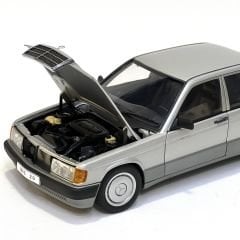 1:18 Mercedes-Benz 190E 2.3-16 1990 Brillant Silver W201-Autoart