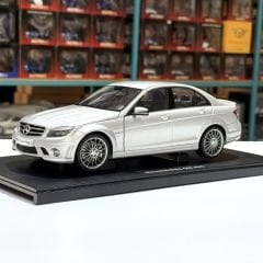1:18 Mercedes-Benz C63 AMG Silver with Leather Seat W204 - Autoart