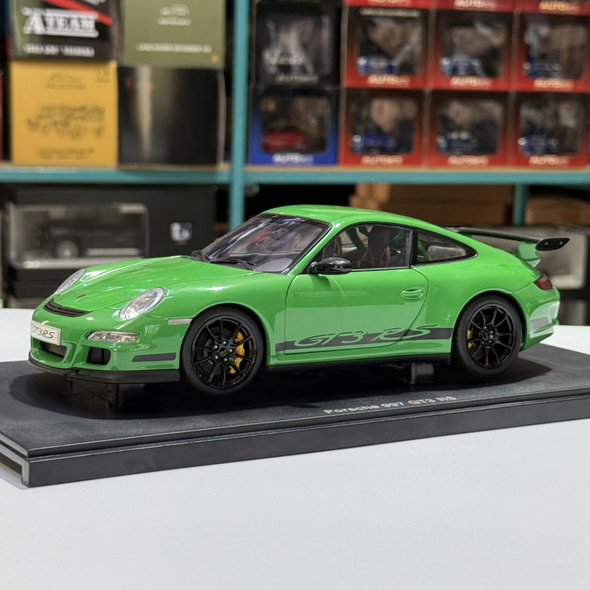 1:18 Porsche 911 997 GT3 RS Green 77992 - Autoart