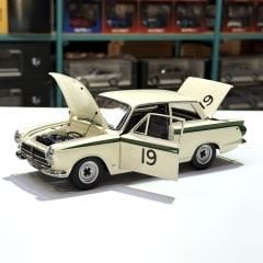 1:18 Lotus Cortina Mk1 6H Brands Hatch Winner 1964 - Autoart