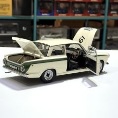 1:18 Lotus Cortina Mk1 6H Brands Hatch Winner 1964 - Autoart