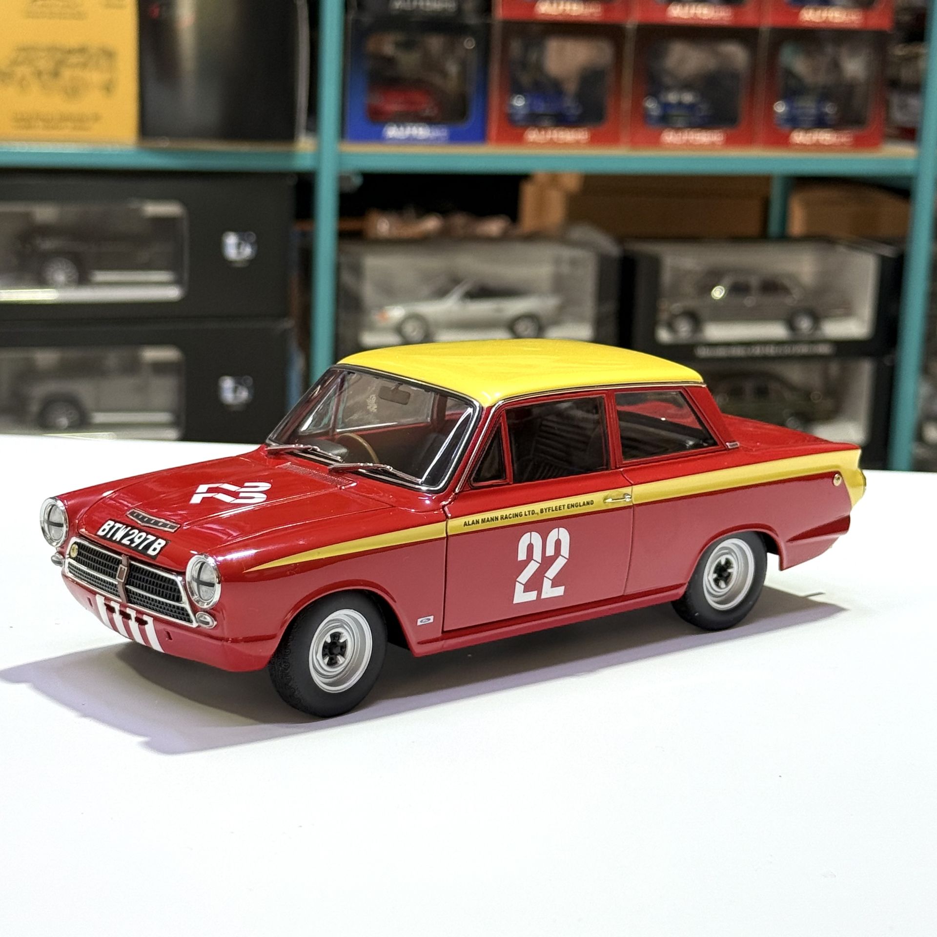 1:18 Lotus Cortina Mk1 Budapest Class Winner 1964 Red - Autoart