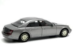 1:18 Maybach 57 SWB 2005 Himalayas Grey 76152 - Autoart Millennium