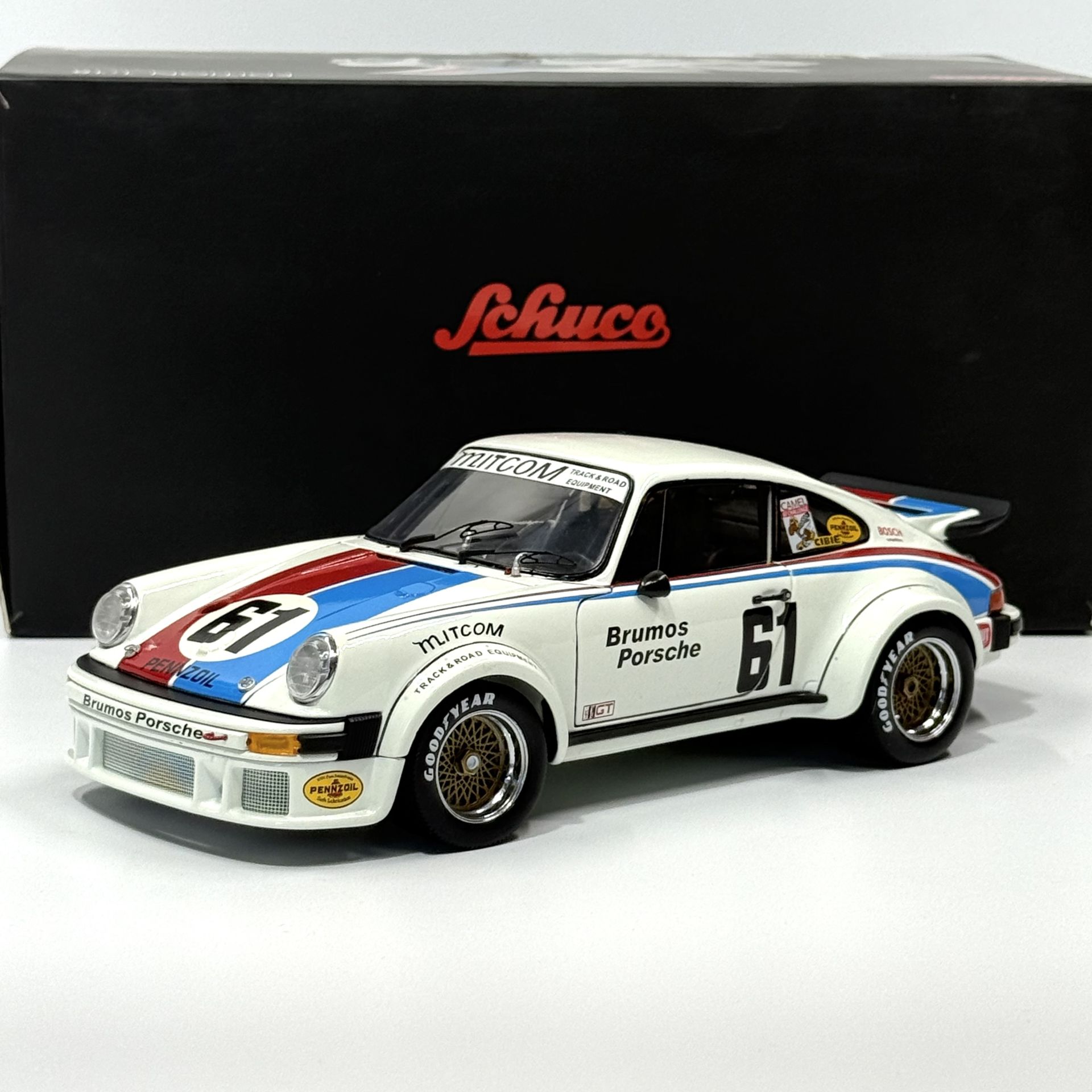 1:18 Porsche 934 RSR Daytona 1976 Gregg/Busby Brumos - Schuco