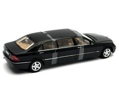1:18 Mercedes-Benz S600 Pullman Black W220 - SunStar
