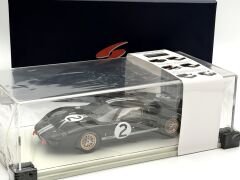 1:18 Ford GT40 Mk2 1966 Le Mans Winner B.McLaren - Spark