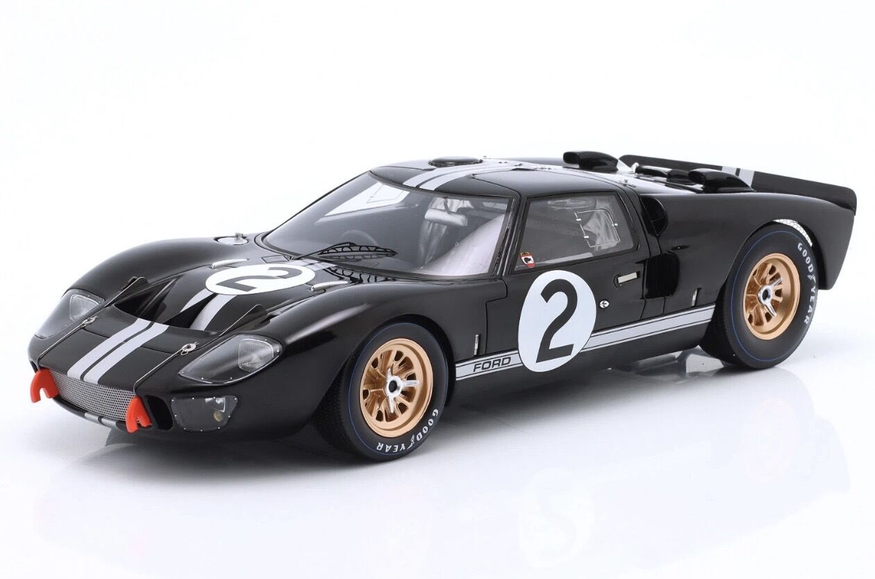 1:18 Ford GT40 Mk2 1966 Le Mans Winner B.McLaren - Spark