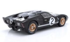 1:18 Ford GT40 Mk2 1966 Le Mans Winner B.McLaren - Spark