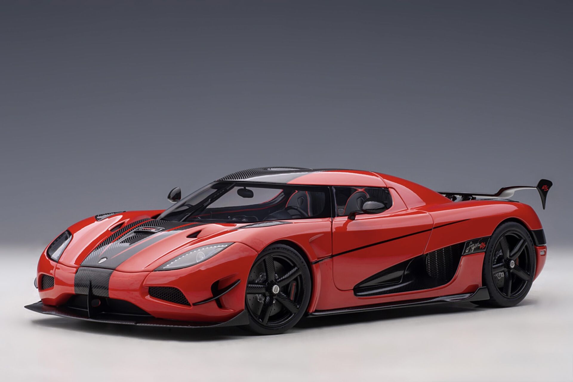 1:18 Koenigsegg Agera RS Chili Red / Carbon 79022 - Autoart