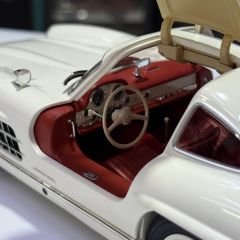 1:18 Mercedes-Benz 300SL W198 White 1954 - Minichamps