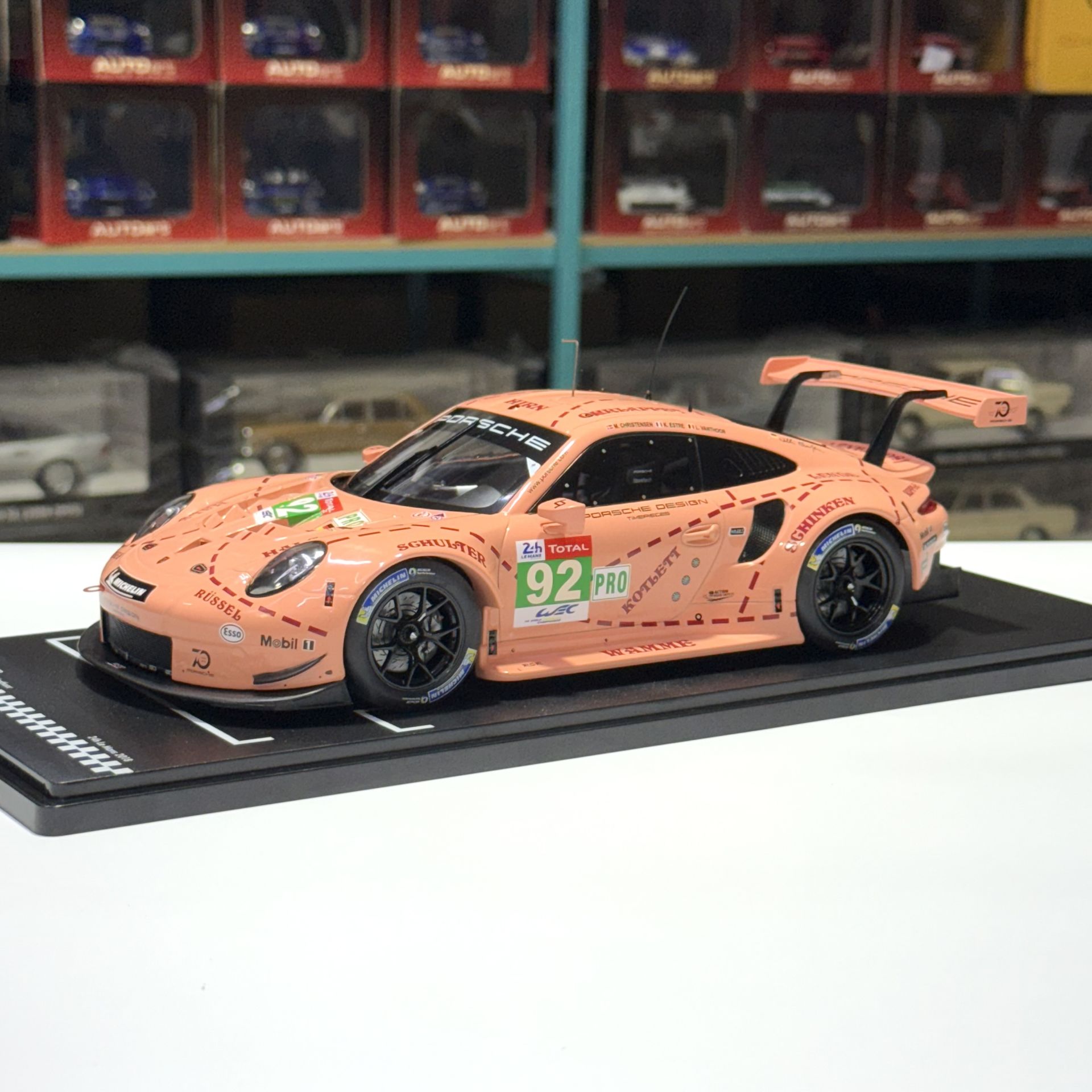 1:18 Porsche 911 GT3 RSR #92 Le Mans 2018 Class Winner - IXO