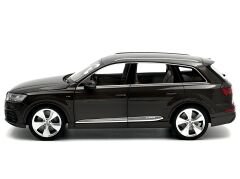 1:18 AUDI Q7 S Line 4M Argus Brown 2015 - Minichamps