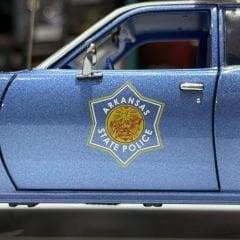 1:18 Plymouth Fury Police Arkansas State Police 1975 - Greenlight
