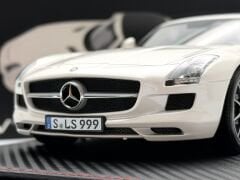 1:18 Mercedes-Benz SLS 6.3 AMG Roadster C197 Met White - Norev HQ