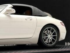 1:18 Mercedes-Benz SLS 6.3 AMG Roadster C197 Met White - Norev HQ