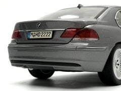 1:18 BMW 7 Serie Lang E66 Facelift Sterling Grey - Kyosho Dealer