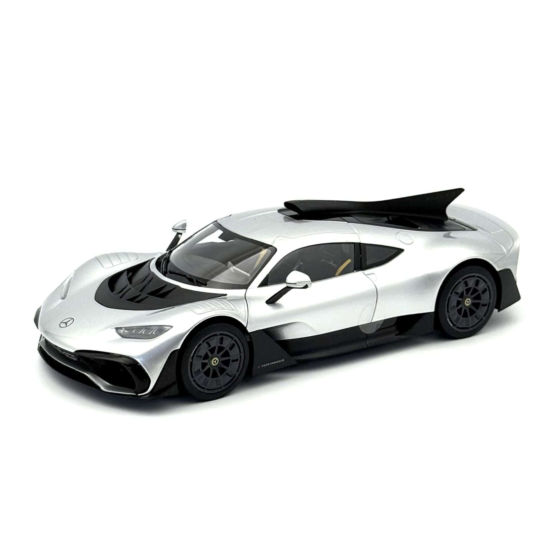 1:18 Mercedes-AMG ONE Hightech Silver - NZG Dealer