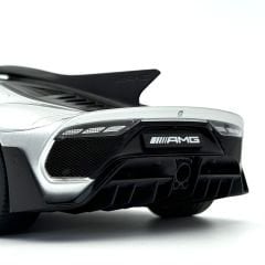 1:18 Mercedes-AMG ONE Hightech Silver - NZG Dealer