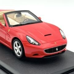 1:18 Ferrari New California Spider 2009 Red - Hot Wheels Elite