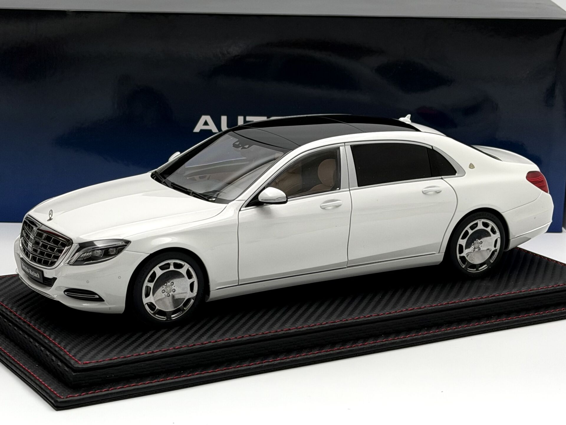 1:18 Mercedes-Maybach S Class S600 SWB White 76291 - Autoart