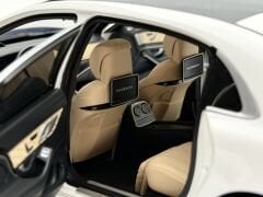 1:18 Mercedes-Maybach S Class S600 SWB White 76291 - Autoart