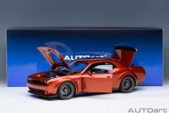 1:18 Dodge Challenger R/T Scat Pack Widebody 2022 - Autoart