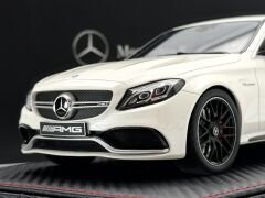1:18 Mercedes-Benz C63 S AMG Diamond White - GT Spirit Dealer