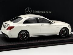 1:18 Mercedes-Benz C63 S AMG Diamond White - GT Spirit Dealer